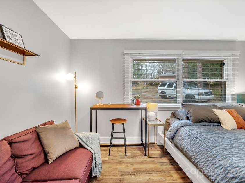 2025 Ibis Court, Charlotte, NC 28205.  MLS# CAR4217324, YatesRealty ID 557. 