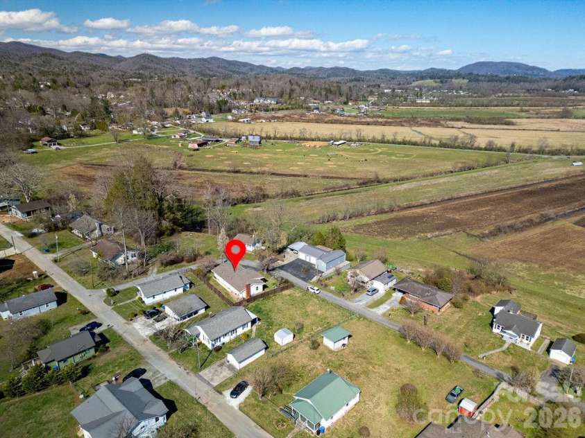 34 Sunset Drive, Brevard, NC 28712.  MLS# CAR4358442, YatesRealty ID 5570. Aerial View