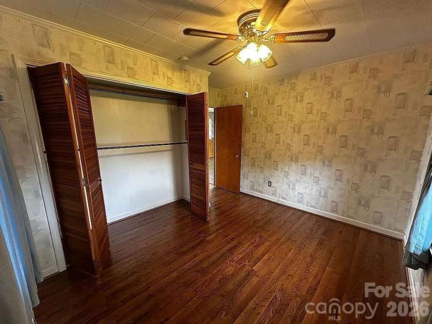 34 Sunset Drive, Brevard, NC 28712.  MLS# CAR4358442, YatesRealty ID 5570. Bedroom 1