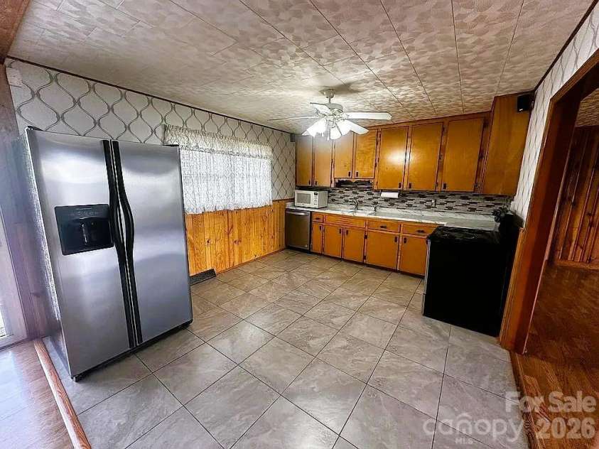 34 Sunset Drive, Brevard, NC 28712.  MLS# CAR4358442, YatesRealty ID 5570. Plenty of Cabinets