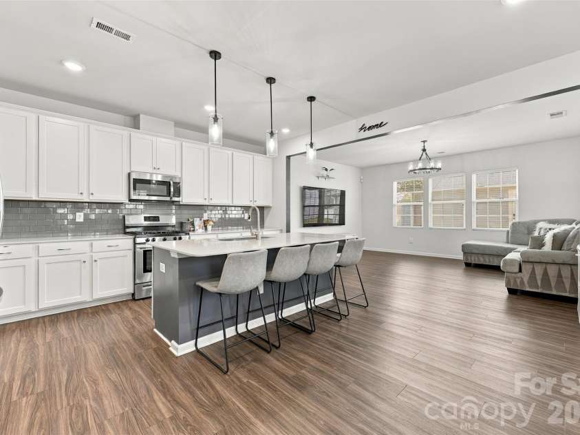 12732 Wandering Brook Drive, Charlotte, NC 28273.  MLS# CAR4430783, YatesRealty ID 55700. 