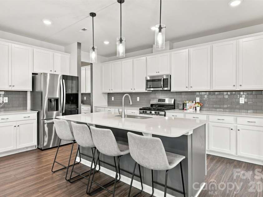 12732 Wandering Brook Drive, Charlotte, NC 28273.  MLS# CAR4430783, YatesRealty ID 55700. 