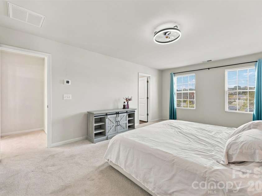 12732 Wandering Brook Drive, Charlotte, NC 28273.  MLS# CAR4430783, YatesRealty ID 55700. 