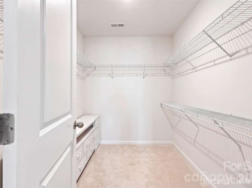 12732 Wandering Brook Drive, Charlotte, NC 28273.  MLS# CAR4430783, YatesRealty ID 55700. 