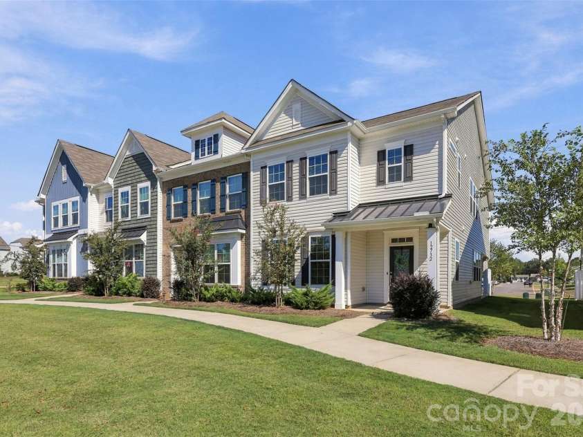 12732 Wandering Brook Drive, Charlotte, NC 28273.  MLS# CAR4430783, YatesRealty ID 55700. 