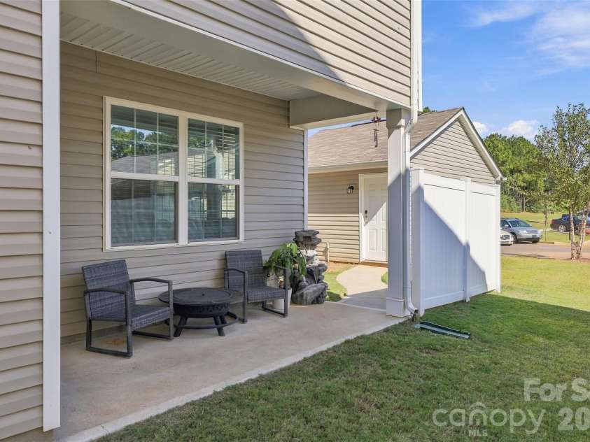 12732 Wandering Brook Drive, Charlotte, NC 28273.  MLS# CAR4430783, YatesRealty ID 55700. 