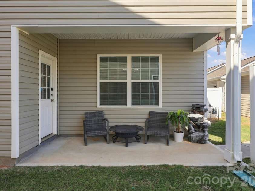 12732 Wandering Brook Drive, Charlotte, NC 28273.  MLS# CAR4430783, YatesRealty ID 55700. 