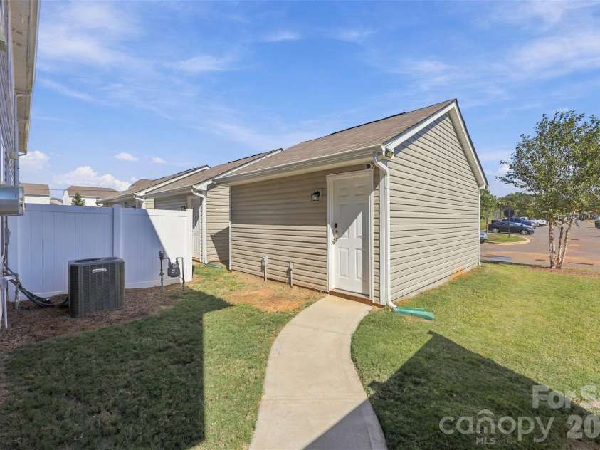 12732 Wandering Brook Drive, Charlotte, NC 28273.  MLS# CAR4430783, YatesRealty ID 55700. 