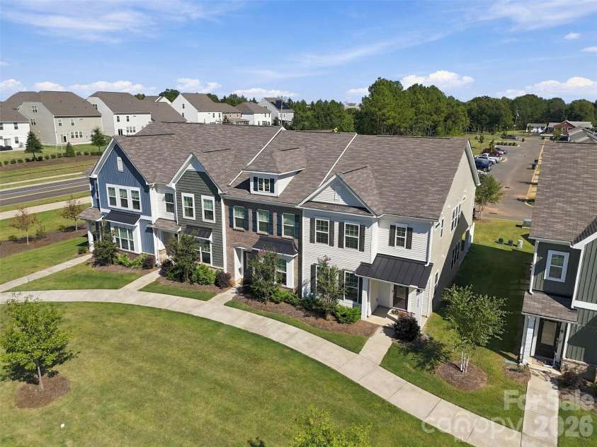 12732 Wandering Brook Drive, Charlotte, NC 28273.  MLS# CAR4430783, YatesRealty ID 55700. 
