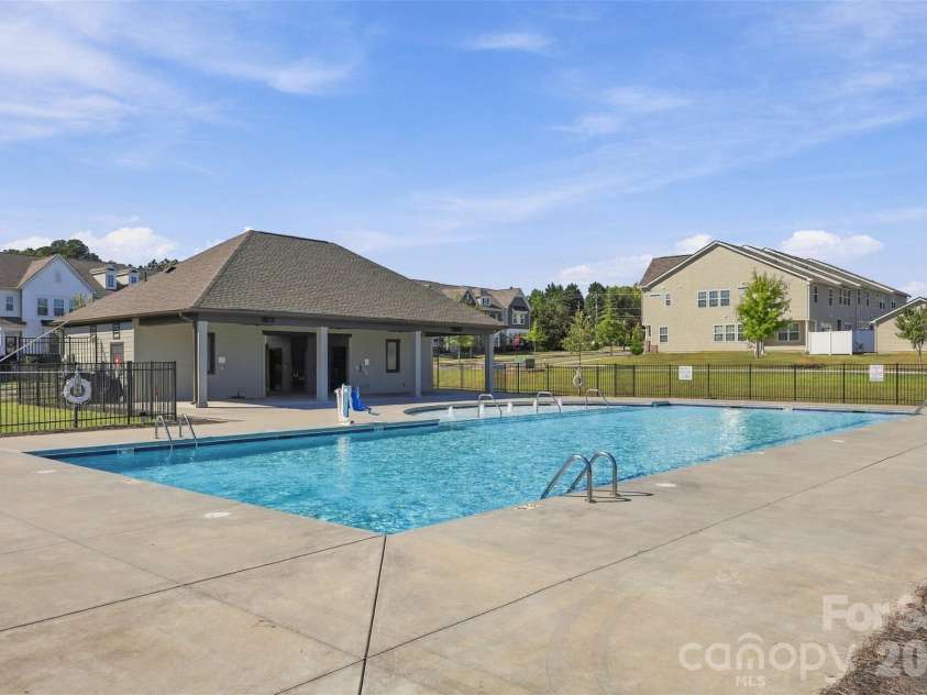 12732 Wandering Brook Drive, Charlotte, NC 28273.  MLS# CAR4430783, YatesRealty ID 55700. 