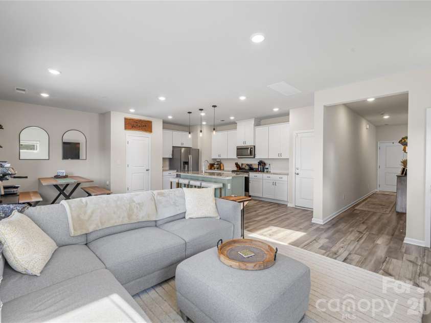 1107 Harland Street, Charlotte, NC 28216.  MLS# CAR4431090, YatesRealty ID 55701. 
