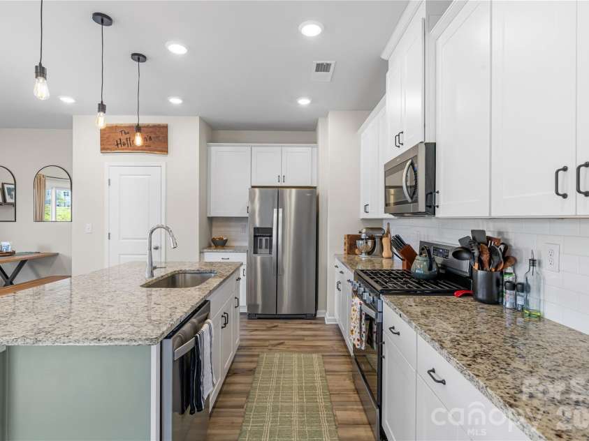 1107 Harland Street, Charlotte, NC 28216.  MLS# CAR4431090, YatesRealty ID 55701. 