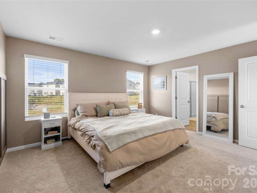 1107 Harland Street, Charlotte, NC 28216.  MLS# CAR4431090, YatesRealty ID 55701. 