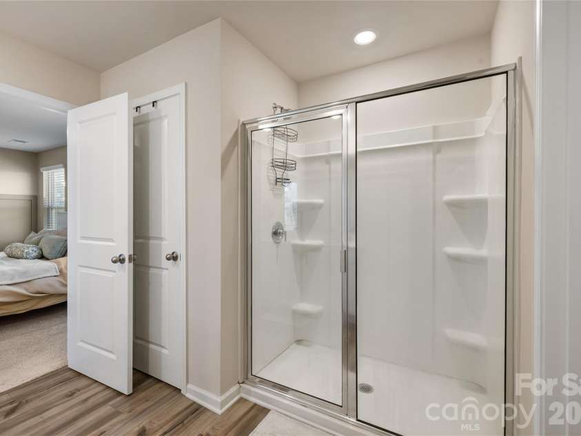 1107 Harland Street, Charlotte, NC 28216.  MLS# CAR4431090, YatesRealty ID 55701. 