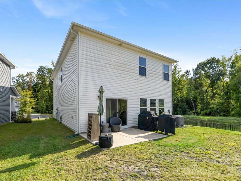 1107 Harland Street, Charlotte, NC 28216.  MLS# CAR4431090, YatesRealty ID 55701. 