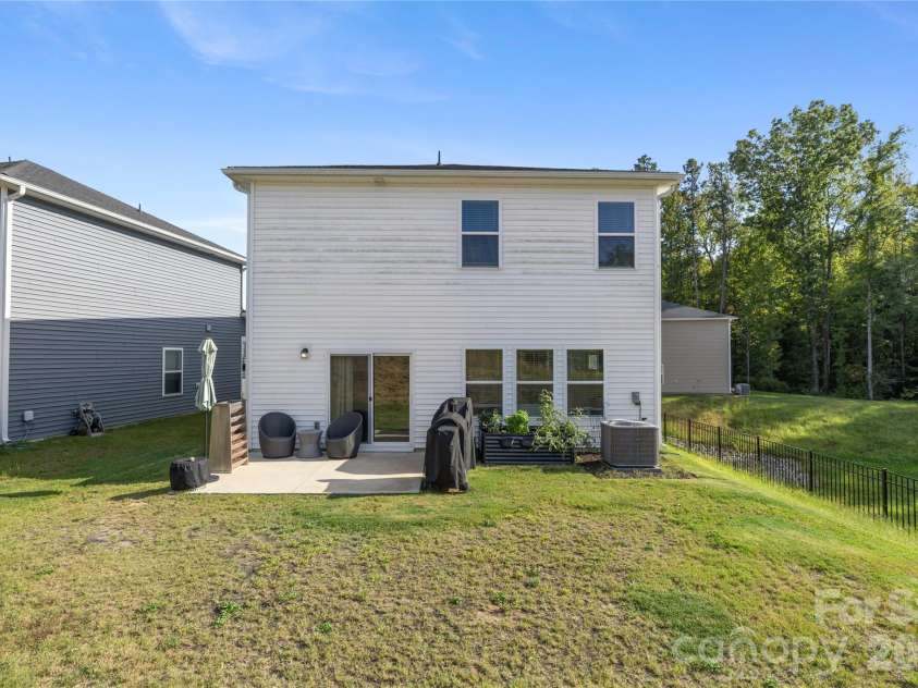 1107 Harland Street, Charlotte, NC 28216.  MLS# CAR4431090, YatesRealty ID 55701. 