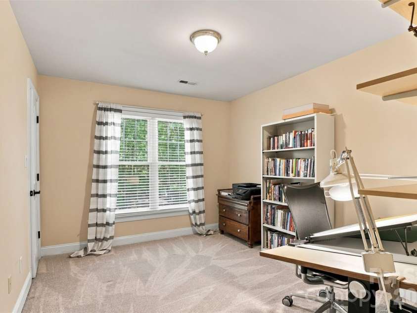 3564 Weddington Oaks Drive, Matthews, NC 28104.  MLS# CAR4430938, YatesRealty ID 55702. Flex room
