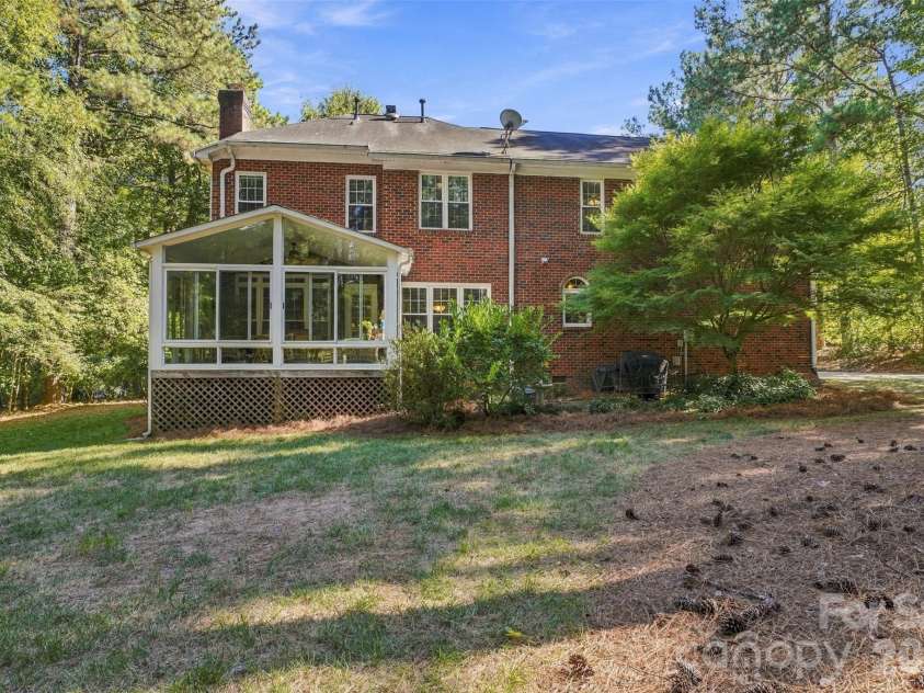 3564 Weddington Oaks Drive, Matthews, NC 28104.  MLS# CAR4430938, YatesRealty ID 55702. Private yard