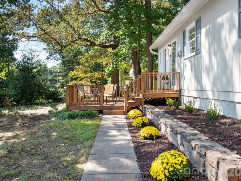 49 Harris Avenue, Asheville, NC 28806.  MLS# CAR4431088, YatesRealty ID 55703. 