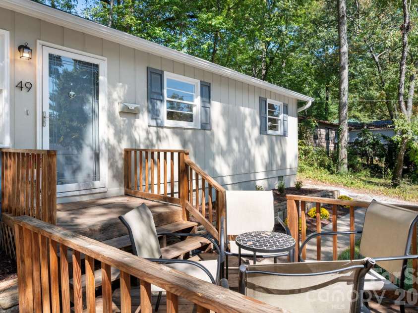 49 Harris Avenue, Asheville, NC 28806.  MLS# CAR4431088, YatesRealty ID 55703. 