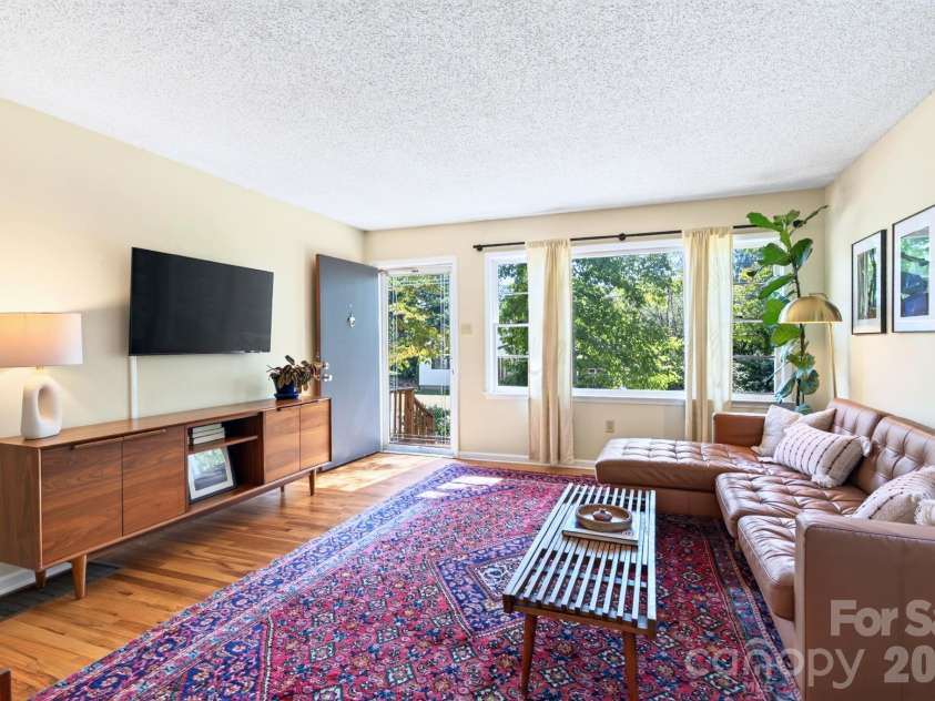 49 Harris Avenue, Asheville, NC 28806.  MLS# CAR4431088, YatesRealty ID 55703. 