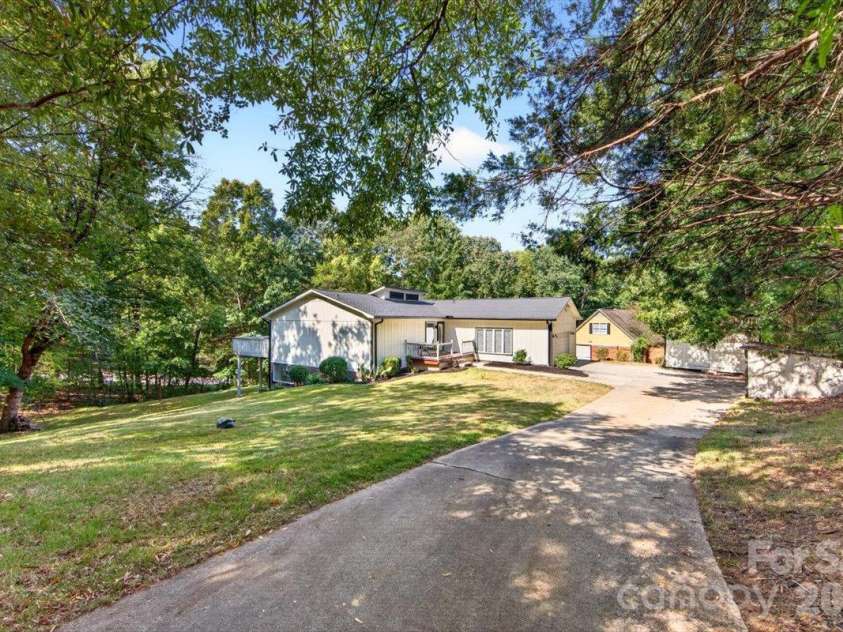 16 Cove Creek Place, Concord, NC 28025.  MLS# CAR4430765, YatesRealty ID 55707. 