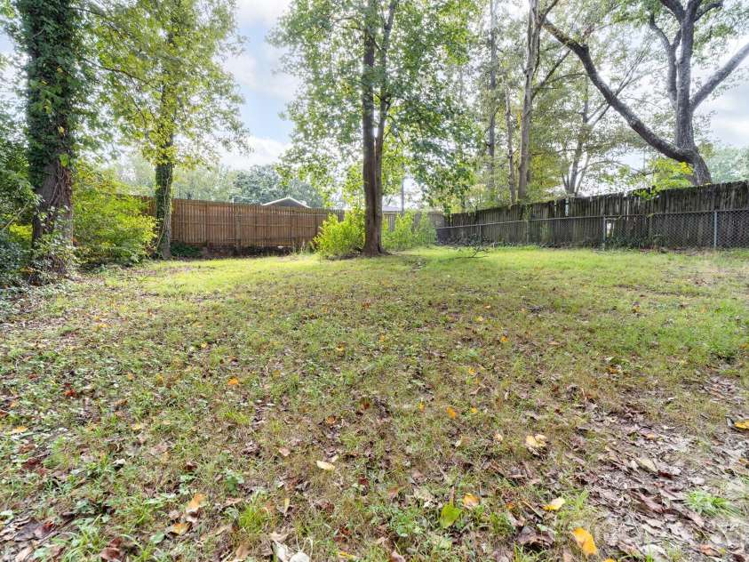603 8th Avenue, Gastonia, NC 28054.  MLS# CAR4430333, YatesRealty ID 55709. 