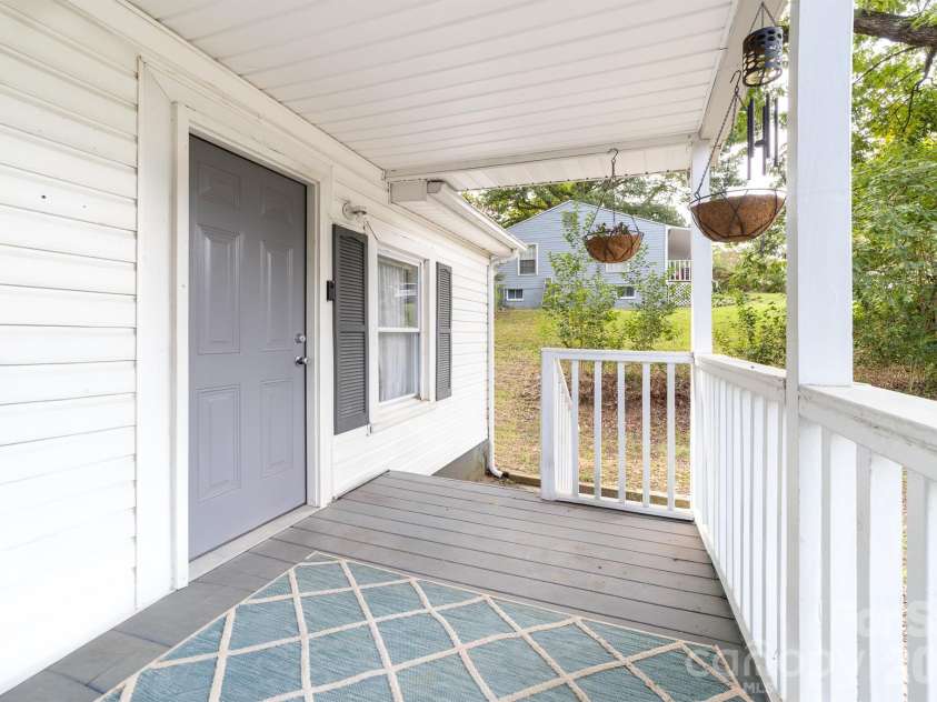 603 8th Avenue, Gastonia, NC 28054.  MLS# CAR4430333, YatesRealty ID 55709. 