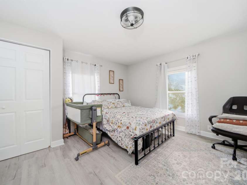 603 8th Avenue, Gastonia, NC 28054.  MLS# CAR4430333, YatesRealty ID 55709. 