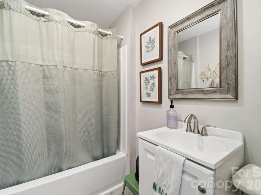 603 8th Avenue, Gastonia, NC 28054.  MLS# CAR4430333, YatesRealty ID 55709. 