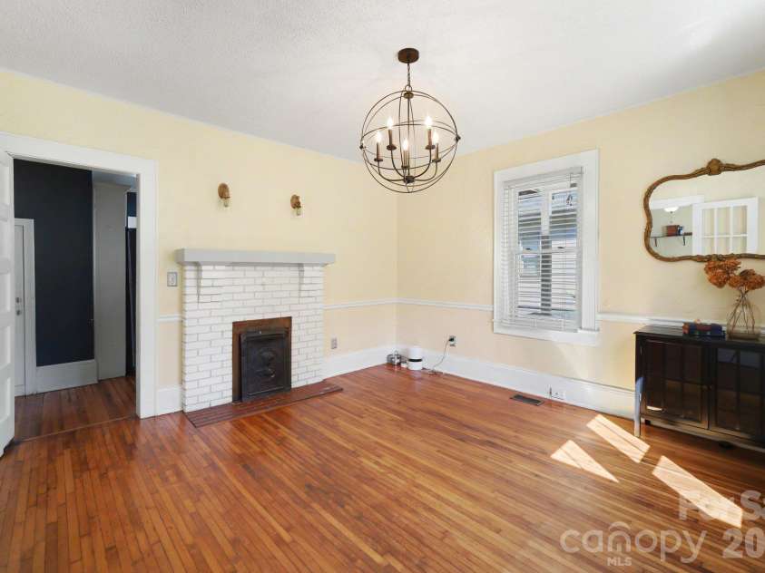 821 Chester Street, Gastonia, NC 28052.  MLS# CAR4430330, YatesRealty ID 55710. 