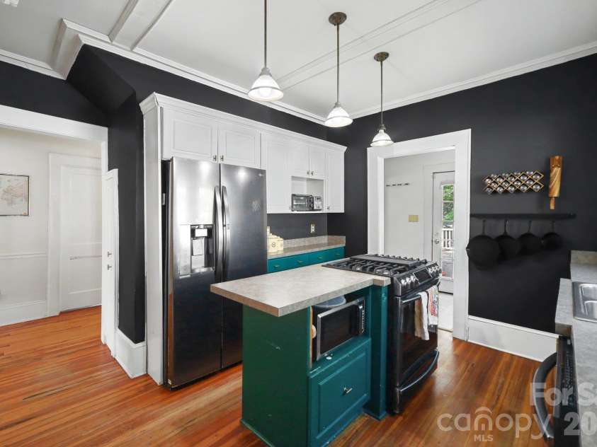 821 Chester Street, Gastonia, NC 28052.  MLS# CAR4430330, YatesRealty ID 55710. 