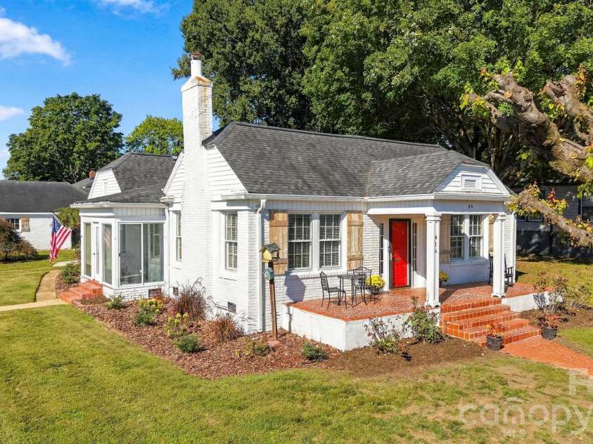 416 Kentwood Street, Lenoir, NC 28645.  MLS# CAR4430589, YatesRealty ID 55711. 