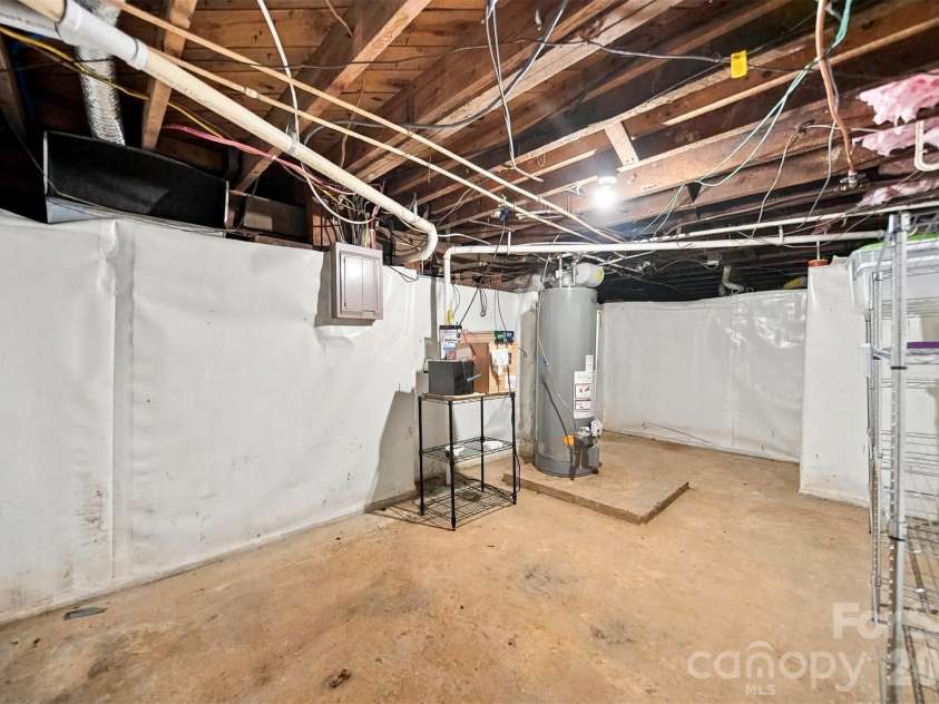 416 Kentwood Street, Lenoir, NC 28645.  MLS# CAR4430589, YatesRealty ID 55711. 