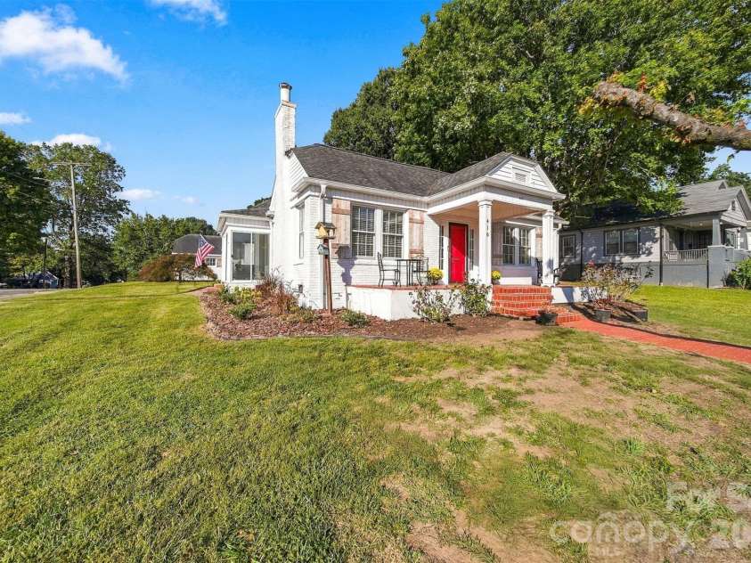 416 Kentwood Street, Lenoir, NC 28645.  MLS# CAR4430589, YatesRealty ID 55711. 