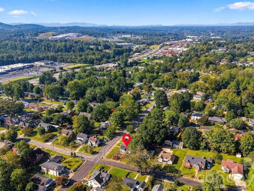 416 Kentwood Street, Lenoir, NC 28645.  MLS# CAR4430589, YatesRealty ID 55711. 