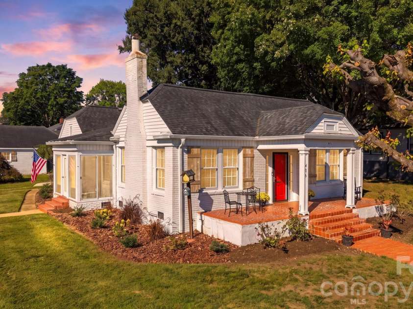 416 Kentwood Street, Lenoir, NC 28645.  MLS# CAR4430589, YatesRealty ID 55711. 