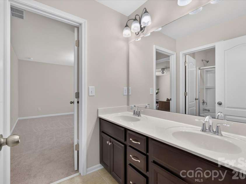 2712 Lawson Drive, Waxhaw, NC 28173.  MLS# CAR4430224, YatesRealty ID 55714. 