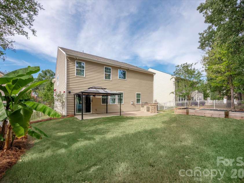 2712 Lawson Drive, Waxhaw, NC 28173.  MLS# CAR4430224, YatesRealty ID 55714. 