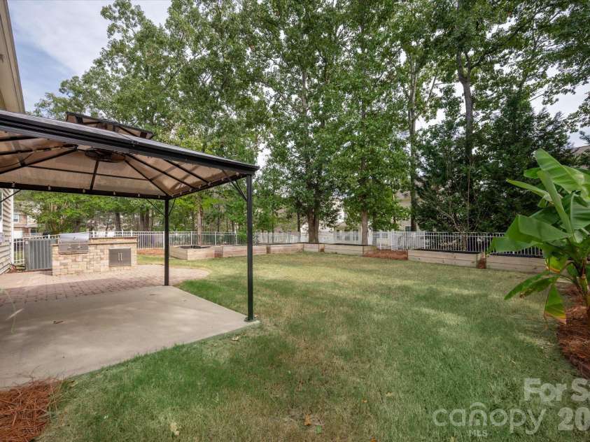 2712 Lawson Drive, Waxhaw, NC 28173.  MLS# CAR4430224, YatesRealty ID 55714. 