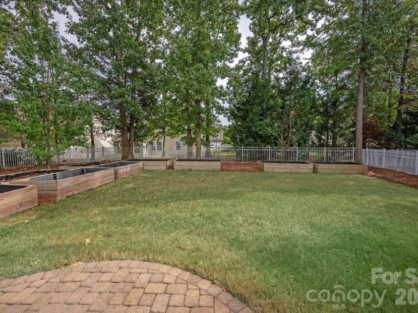 2712 Lawson Drive, Waxhaw, NC 28173.  MLS# CAR4430224, YatesRealty ID 55714. 