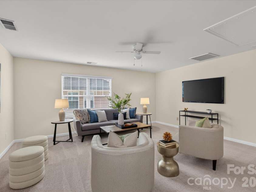 2712 Lawson Drive, Waxhaw, NC 28173.  MLS# CAR4430224, YatesRealty ID 55714. Huge Loft/Bonus Area