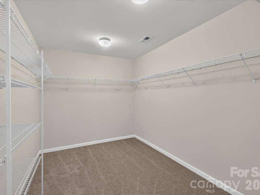 2712 Lawson Drive, Waxhaw, NC 28173.  MLS# CAR4430224, YatesRealty ID 55714. Huge Primary Closet