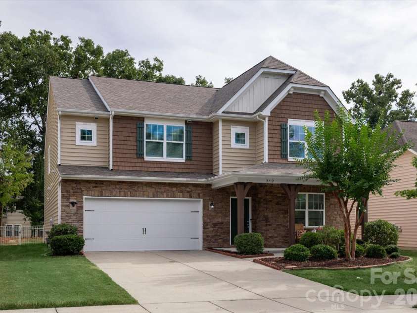 2712 Lawson Drive, Waxhaw, NC 28173.  MLS# CAR4430224, YatesRealty ID 55714. Welcome Home