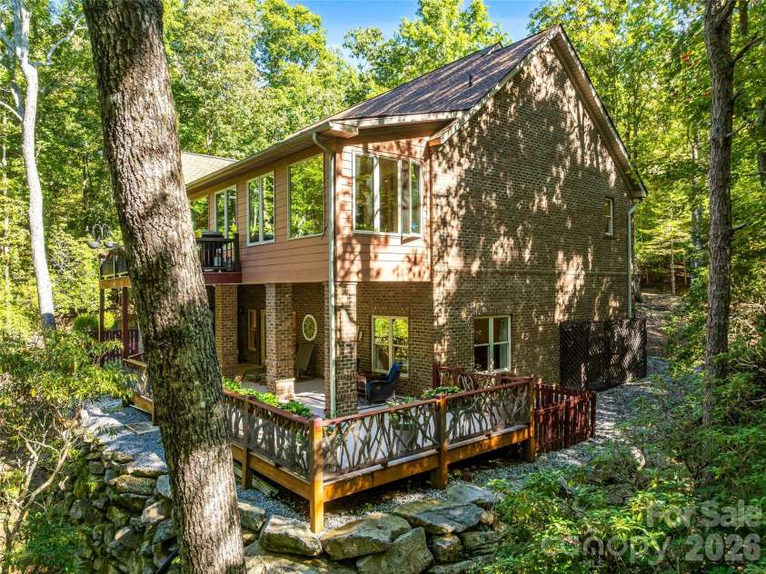 40 Ulvda Court, Brevard, NC 28712.  MLS# CAR4430027, YatesRealty ID 55715. 