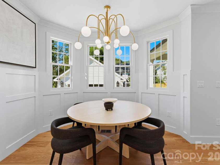 1740 Merriman Avenue, Charlotte, NC 28203.  MLS# CAR4430003, YatesRealty ID 55716. Breakfast area