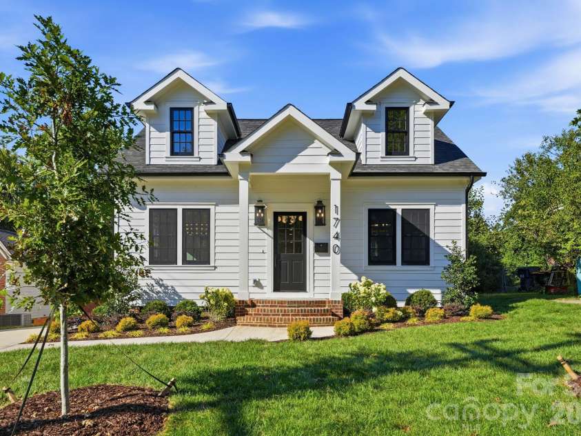 1740 Merriman Avenue, Charlotte, NC 28203.  MLS# CAR4430003, YatesRealty ID 55716. Front daytime exterior