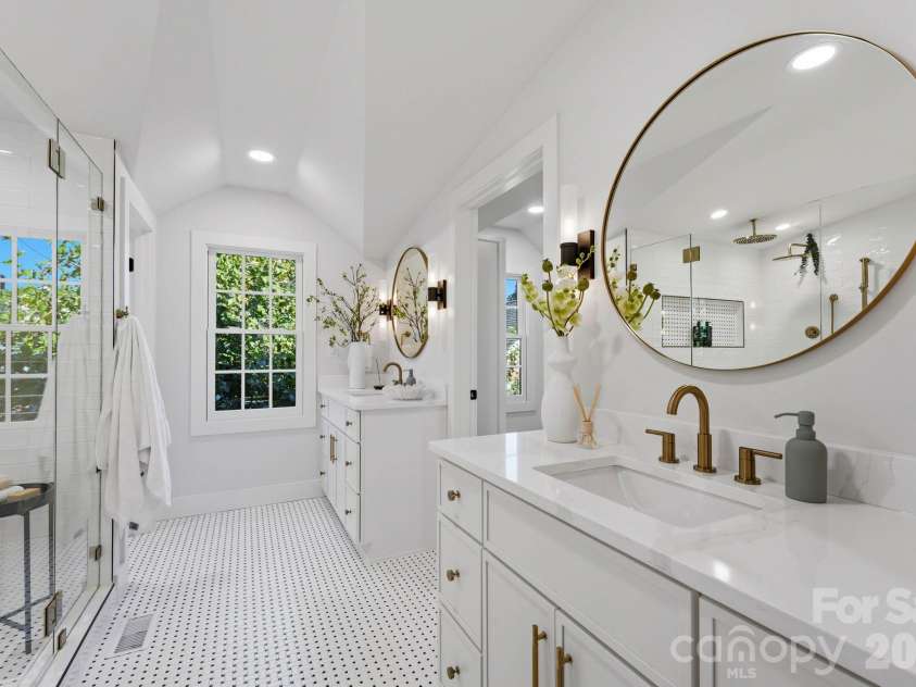 1740 Merriman Avenue, Charlotte, NC 28203.  MLS# CAR4430003, YatesRealty ID 55716. Primary bathroom
