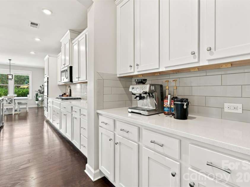 110 Kenna Court, Matthews, NC 28104.  MLS# CAR4429916, YatesRealty ID 55718. 