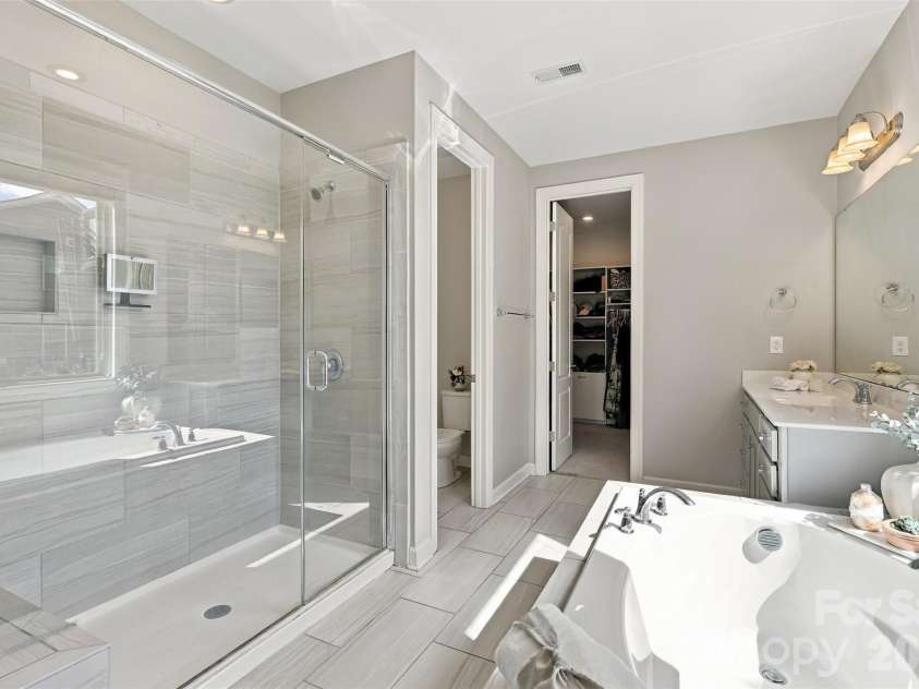 110 Kenna Court, Matthews, NC 28104.  MLS# CAR4429916, YatesRealty ID 55718. 